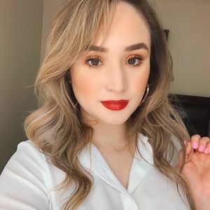 Meet your Posher, Iris